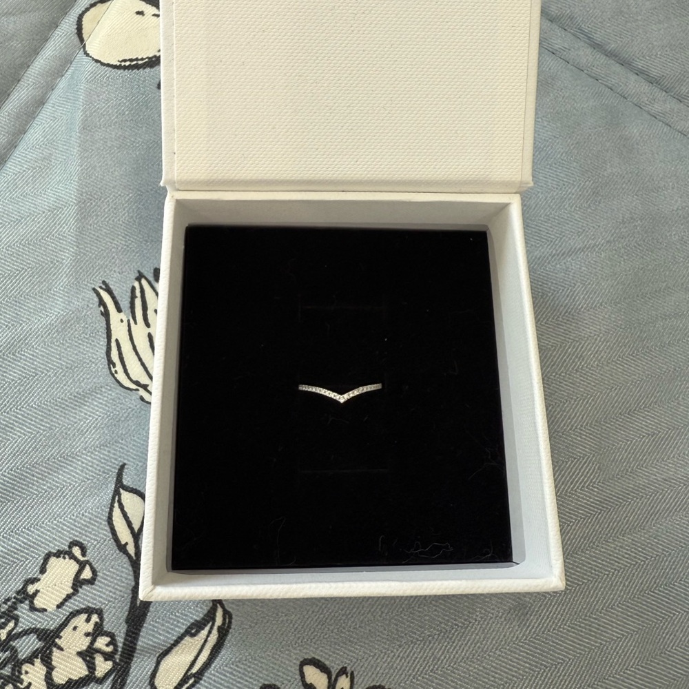 Mejuri Gold Diamond Stacking Ring - Size 6